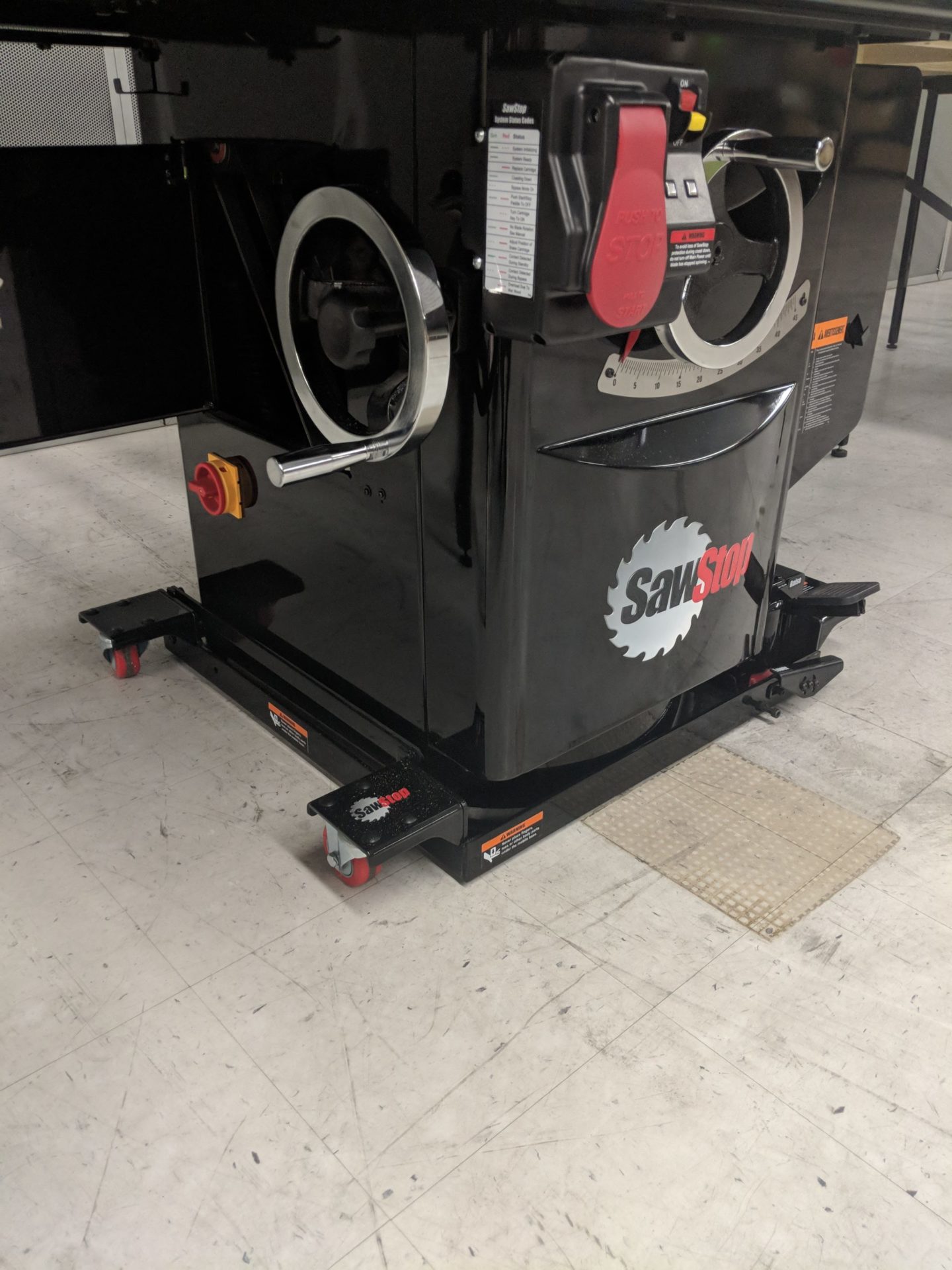 SawStop Industrial Saw Mobile Base - MB-IND-000