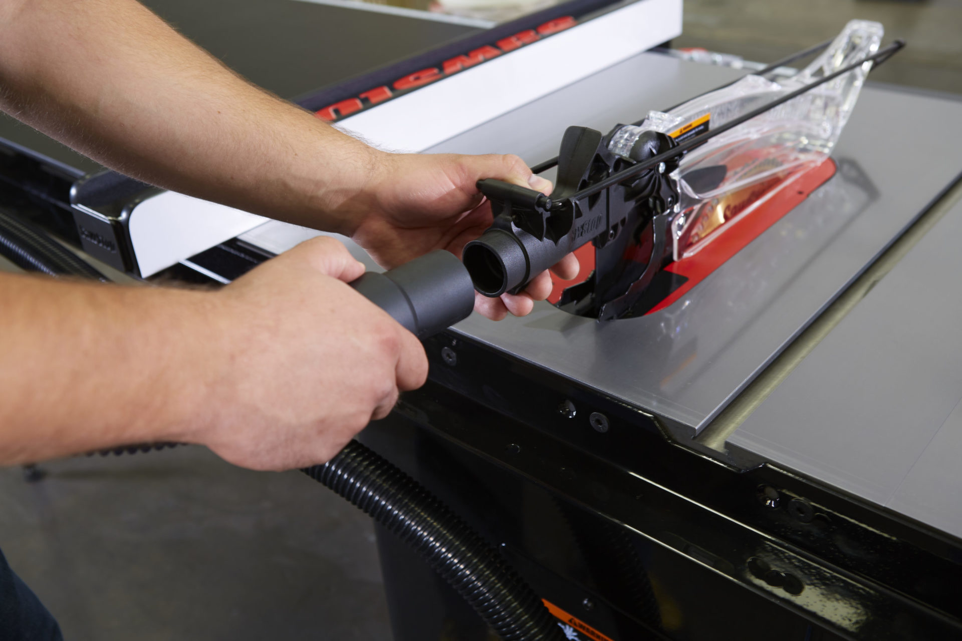 Sawstop outlet blade guard