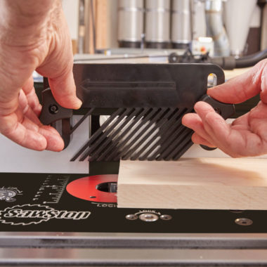 Router table store attachment